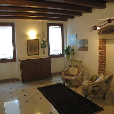 Residenza Carducci Centro Storico Apartment *
